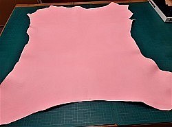 LIQUIDATION DU STOCK / Réf.CUIR1 / 0,59 M² / ROSE / 15,00 €